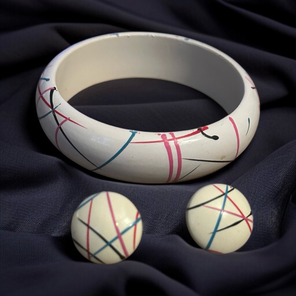 Vintage white paint strokes bangle bracelet and earrings set